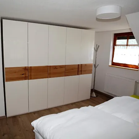 84qm, 2 Schlafzimmer Peterzell