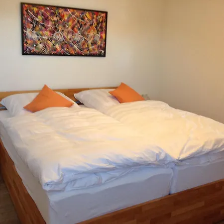 84qm, 2 Schlafzimmer Peterzell