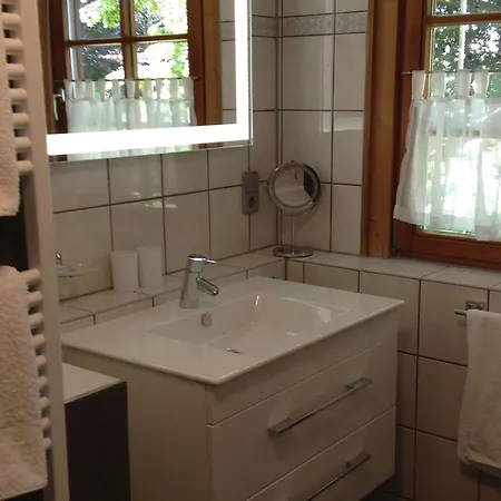 84qm, 2 Schlafzimmer Peterzell