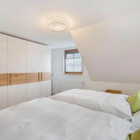 84qm, 2 Schlafzimmer Peterzell