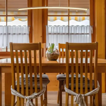 84qm, 2 Schlafzimmer * Peterzell